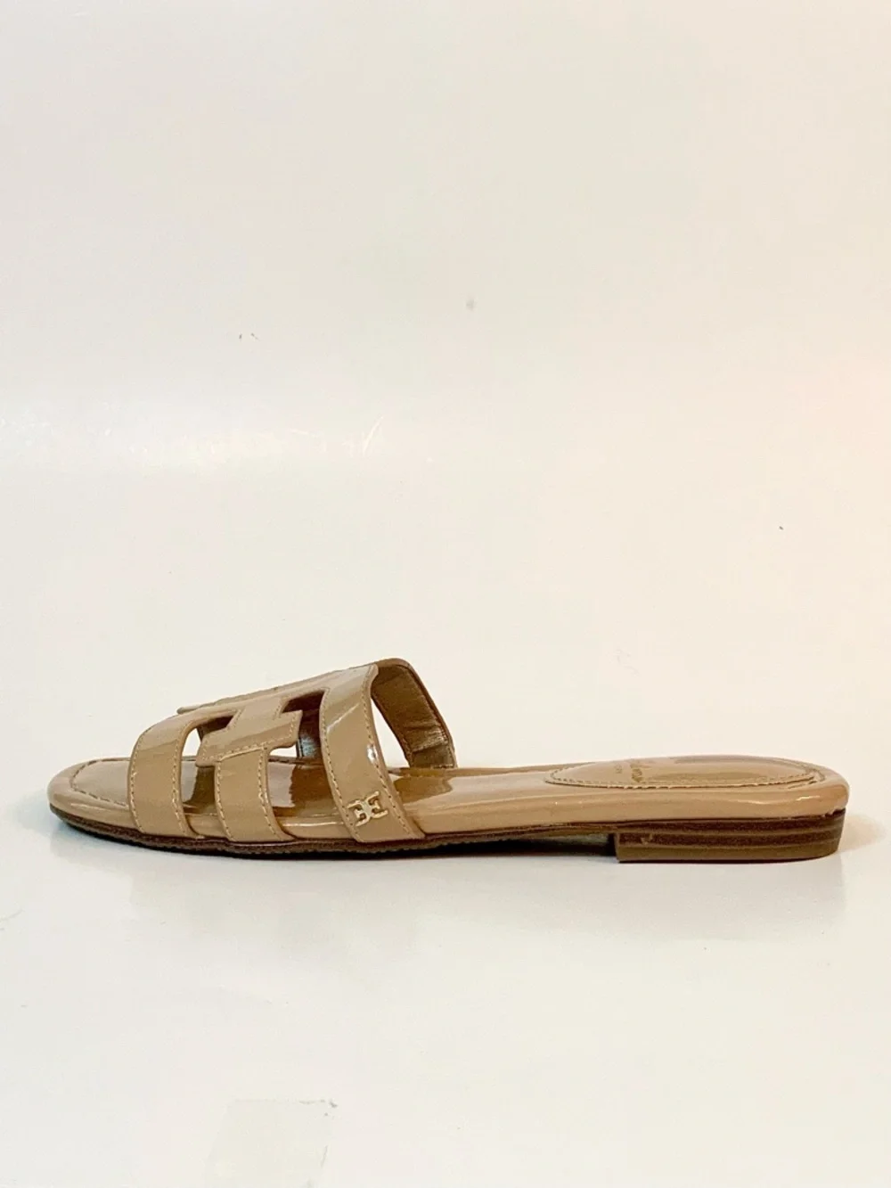 Sam Edelman New York ‘Bay’ Patent Slide Sandals in Almond - Picture 5 of 12